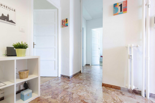 Spacious double bedroom in Crocetta - Gallery - 10