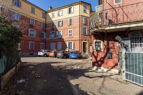 Nice single bedroom with private bathroom close to city centre