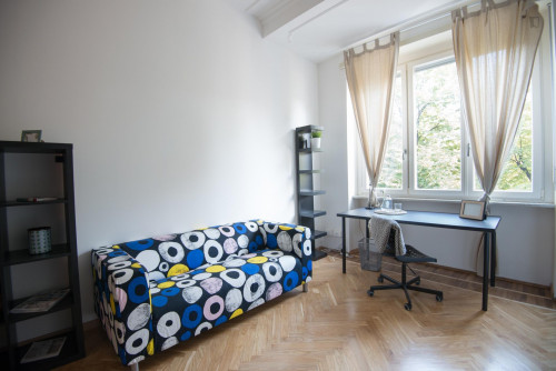 Great looking double bedroom in Crocetta