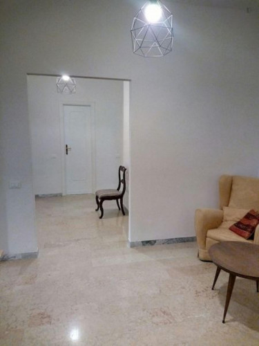 Single Bed in Charming Twin Bedroom in Novoli - Gallery - 15