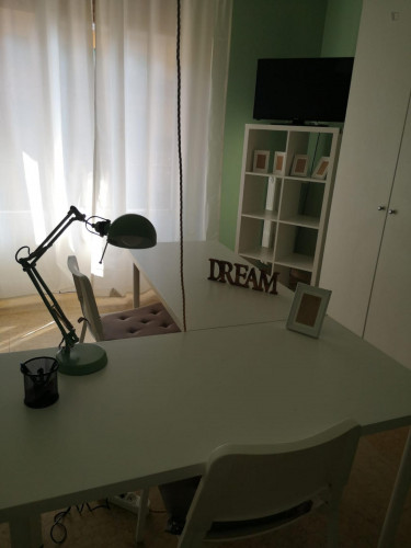Single Bed in Cozy Twin Bedroom in Novoli - Gallery - 15