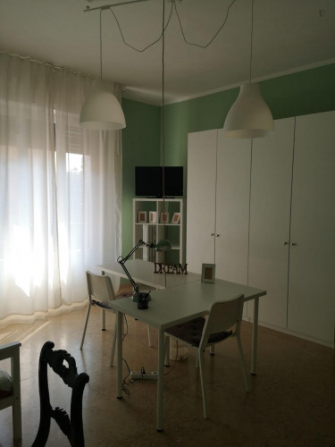 Single Bed in Cozy Twin Bedroom in Novoli - Gallery - 16
