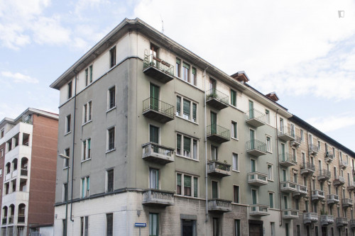Cute single bedroom in a 3-bedroom apartment in Borgo San Paolo - Gallery - 18