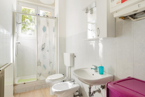 Bed in a twin bedroom, close to the Rimesse train station - Gallery - 11