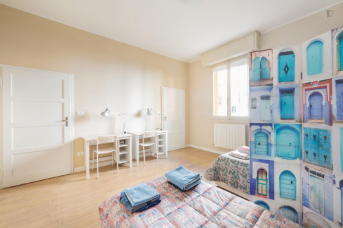 Bed in a twin bedroom, close to the Rimesse train station - Gallery - 6