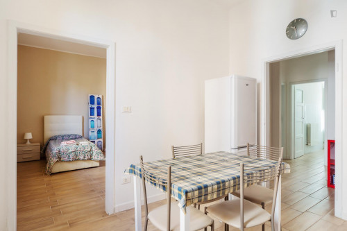 Bed in a twin bedroom, close to the Rimesse train station - Gallery - 7