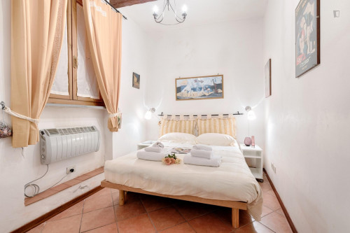  Inviting One-Bedroom Flat Close To LAO Jewellery School  -  Campuccio 21  - Gallery -  2