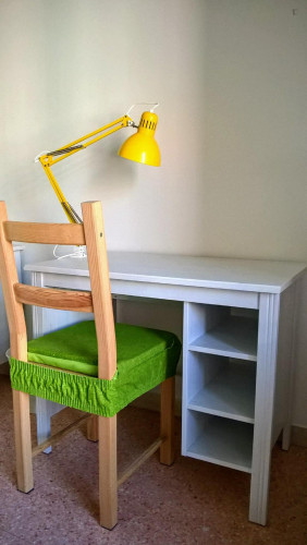 Single bed in a twin bedroom - Gallery - 16