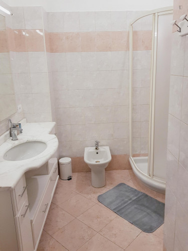 Double bedroom, with balcony, in a 3-room flat  - Gallery -  5