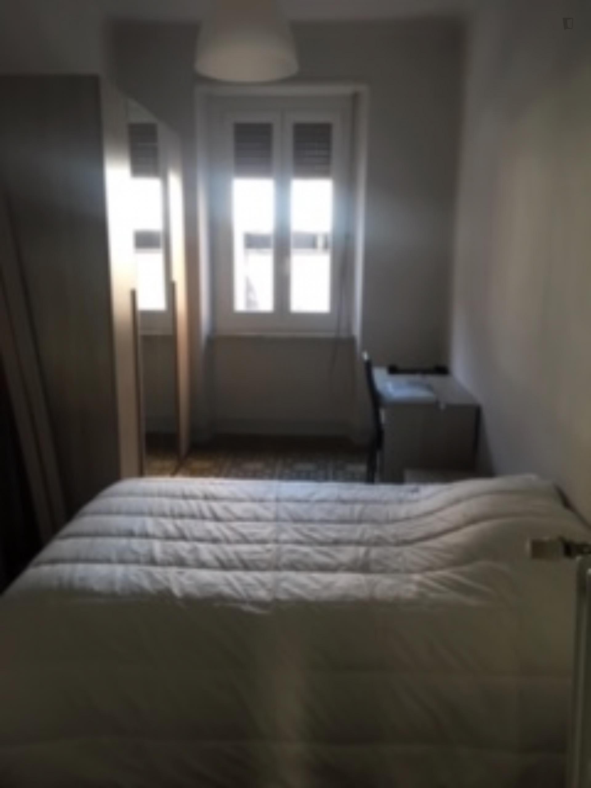 Nice bedroom in Cenisia neighbourhood