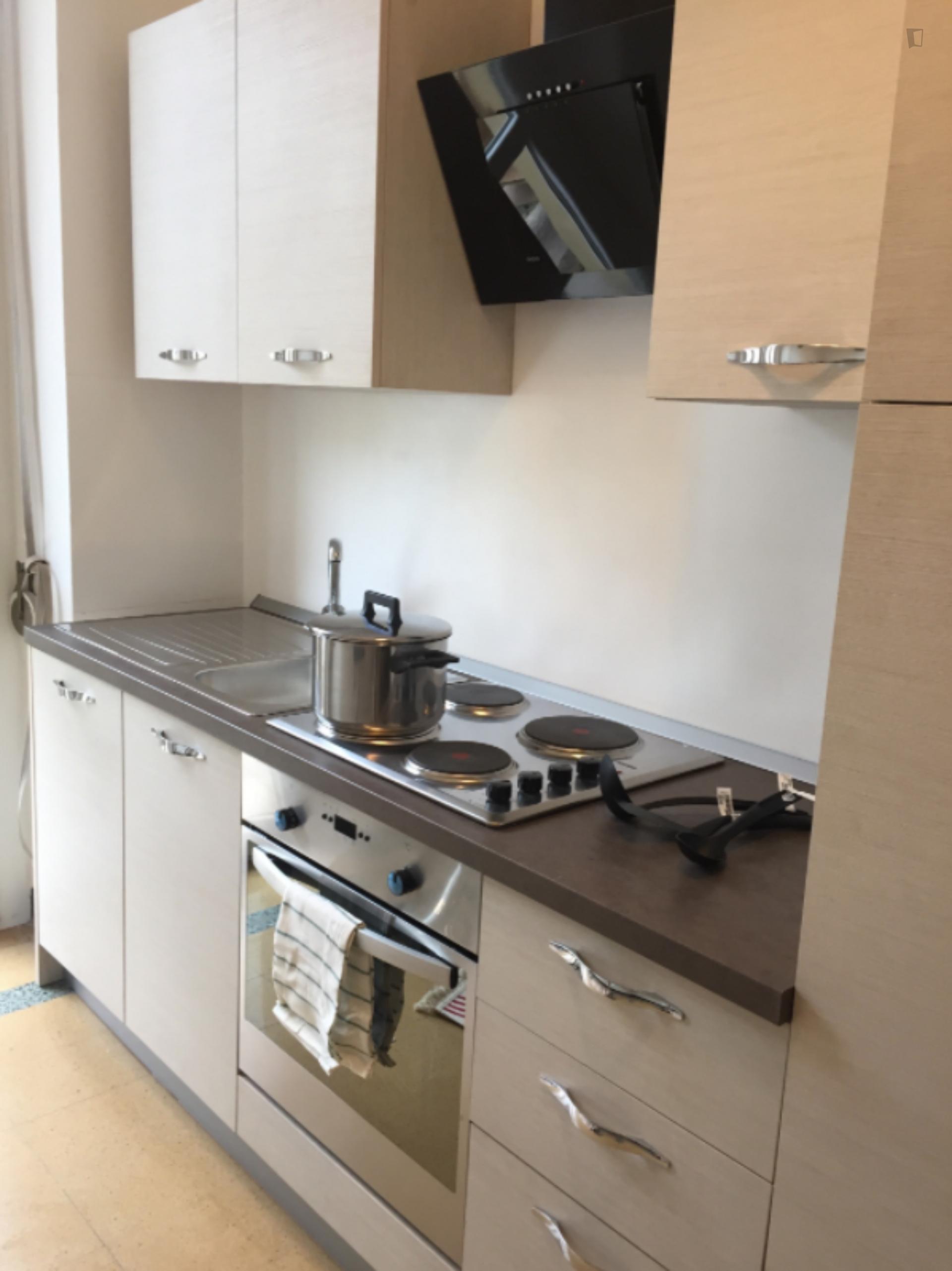 Nice bedroom in Cenisia neighbourhood