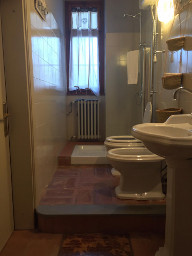 Double bedroom, with private bathroom, in 6-bedroom house  - Gallery -  5