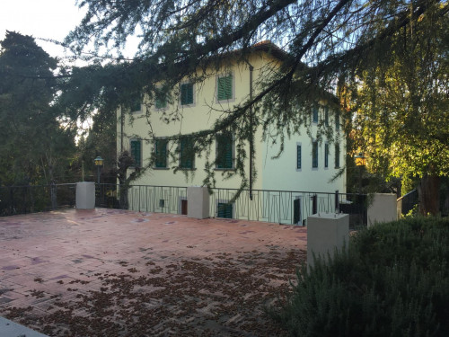 Double bedroom, with private bathroom, in 6-bedroom house