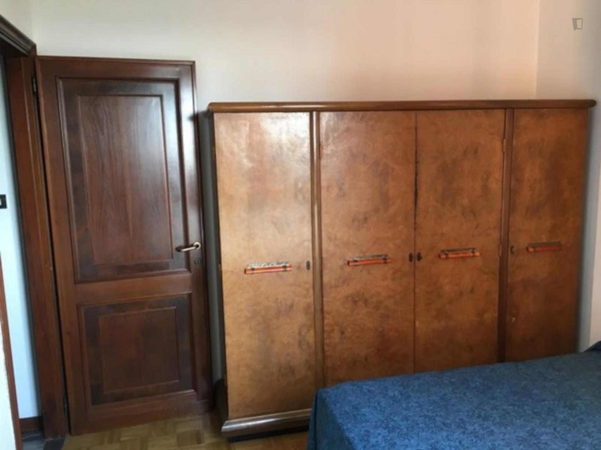 Cosy double bedroom not far from Porta San Donato