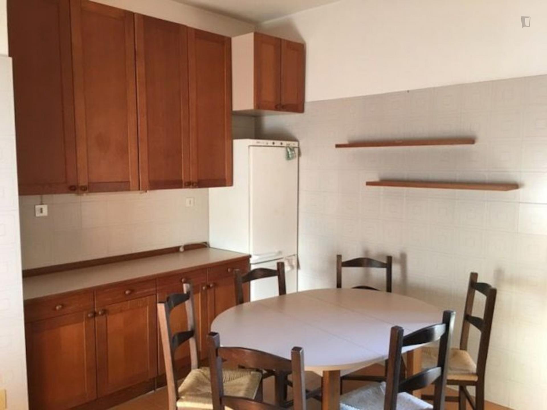 Cosy double bedroom not far from Porta San Donato