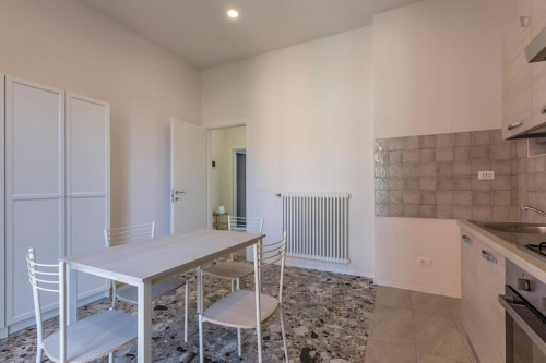 Nice single bedroom in Bolognina area - Gallery - 11