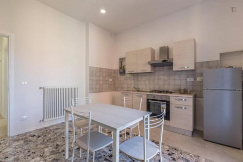 Nice single bedroom in Bolognina area - Gallery - 12