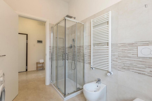 Nice single bedroom in Bolognina area - Gallery - 7