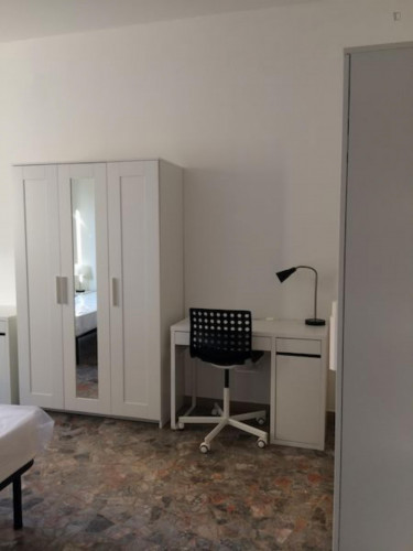 Bed in a twin bedroom in Mazzini neighbourhood  - Gallery -  5