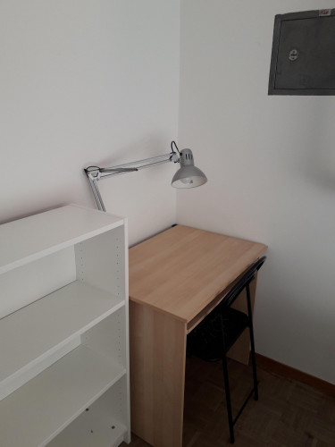  Bed In A Twin Bedroom Close To Porta Lame  -  Bed in a twin bedroom close to Porta Lame  - Gallery -  2