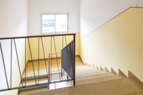 Large double bedroom in a 4-bedroom flat in the Bolognina district