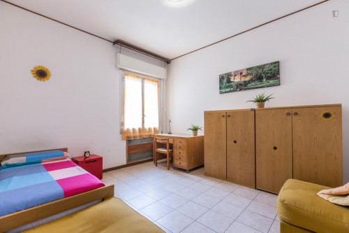  Single Bedroom In 6-Bedroom Apartment In Bolognina  -  Single bedroom, with balcony, in 6-bedroom apartment  - Gallery -  2