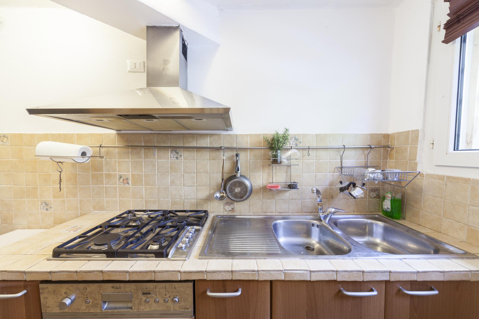 Nice room with queen bed near Universita' di Bologna