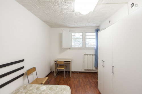 Nice room with queen bed near Universita' di Bologna