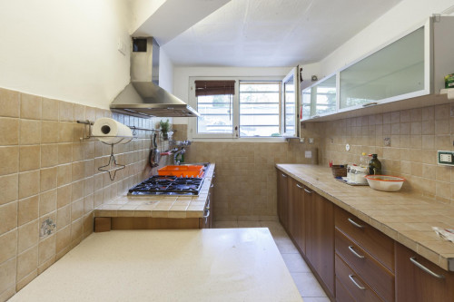 Nice room with queen bed near Universita' di Bologna