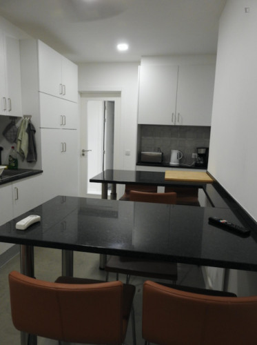 Double bedroom in a 6 bedroom flat, in Saldanha - Gallery - 21