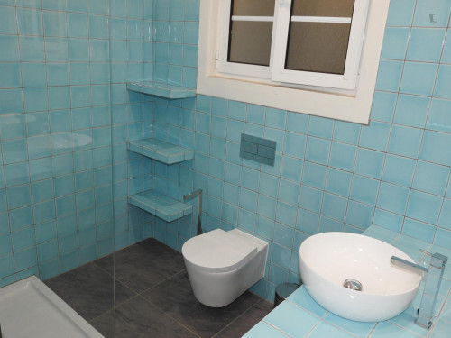 Double bedroom in a 6 bedroom flat, in Saldanha - Gallery - 18