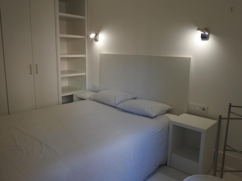 Double bedroom in a 6 bedroom flat, in Saldanha - Gallery - 17