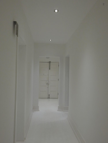 Double bedroom in a 6 bedroom flat, in Saldanha  - Gallery -  4