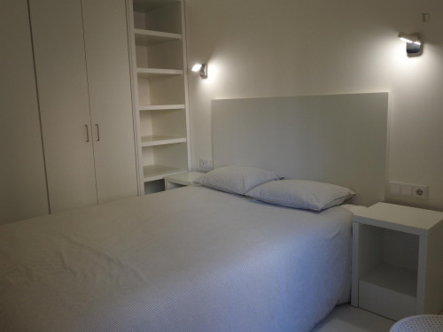 Double bedroom in a 6 bedroom flat, in Saldanha - Gallery - 30