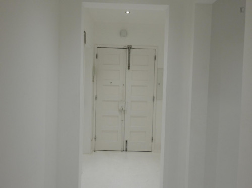 Double bedroom in a 6 bedroom flat, in Saldanha  - Gallery -  5