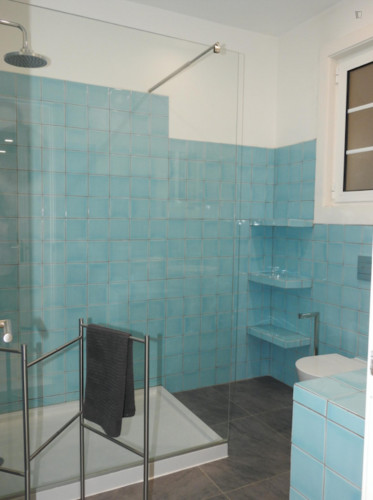 Double bedroom in a 6 bedroom flat, in Saldanha - Gallery - 19