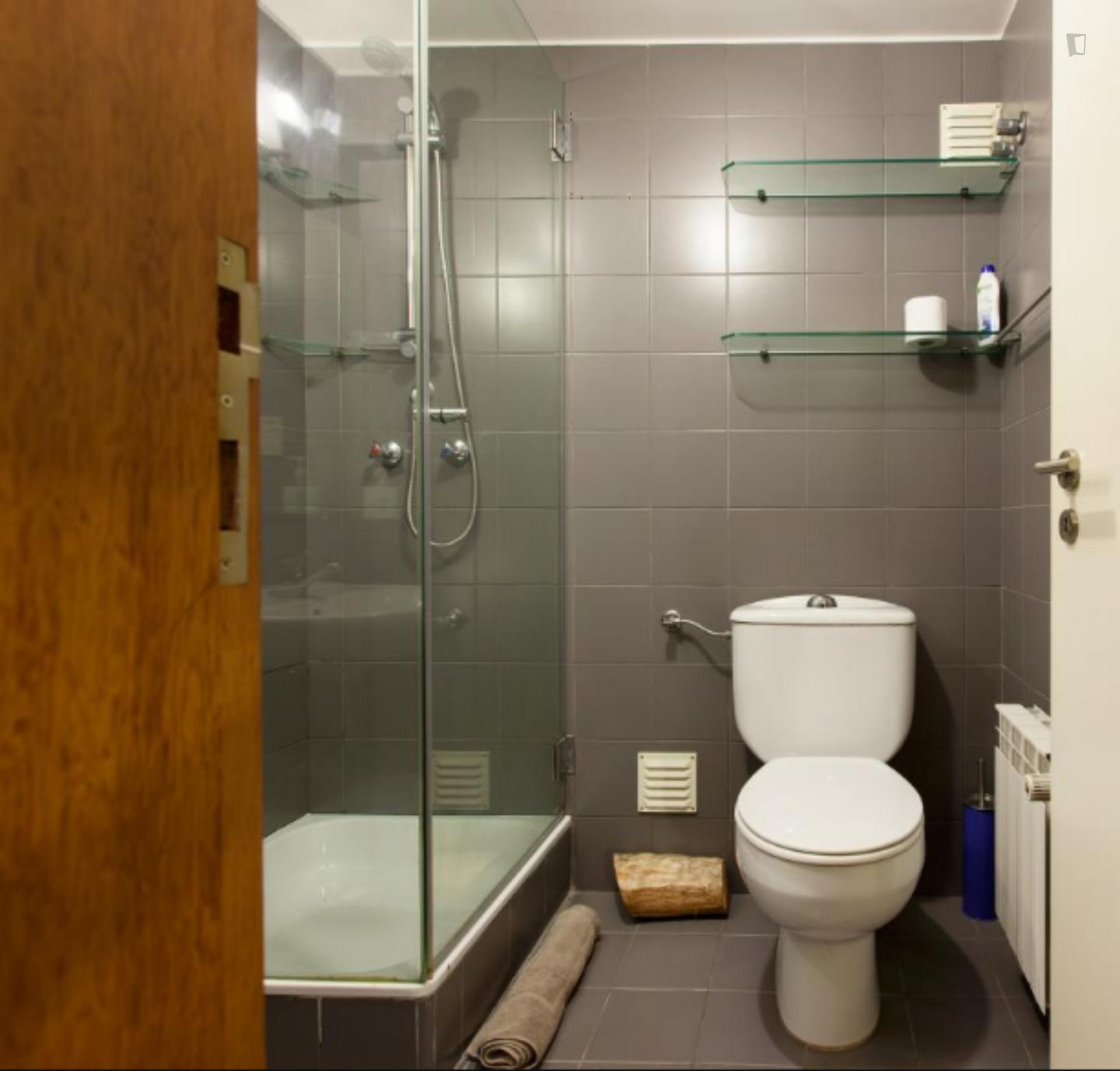 Incredible Bedroom near Parque da Cidade and Serralves