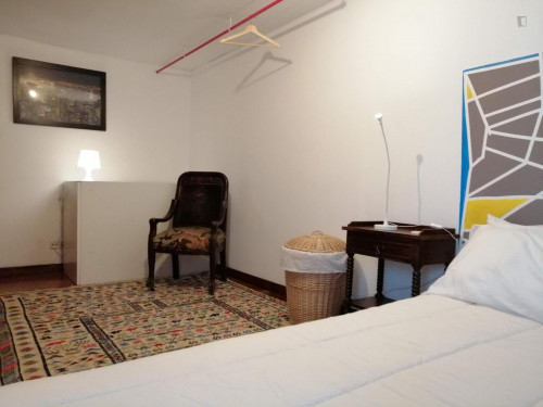Big bedroom near Lusíada University, city park and Serralves  - Gallery -  2