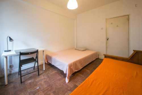 Neat double bedroom not far from Instituto Superior de Agronomia  - Gallery -  4