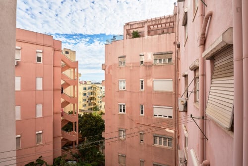 Incredible double bedroom in Marquês de Pombal - Gallery - 26