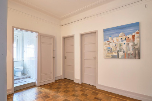 Nice bedroom in Marquês de Pombal - Gallery - 24