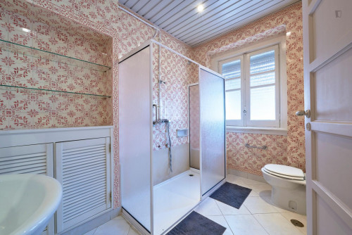 Nice bedroom in Marquês de Pombal - Gallery - 10
