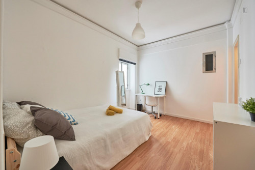 Really nice double bedroom located in Marquês de Pombal - Gallery - 25