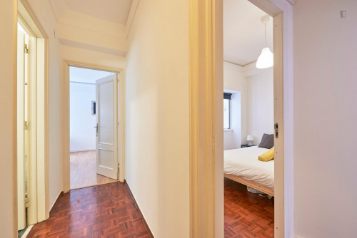Really nice double bedroom located in Marquês de Pombal - Gallery - 11