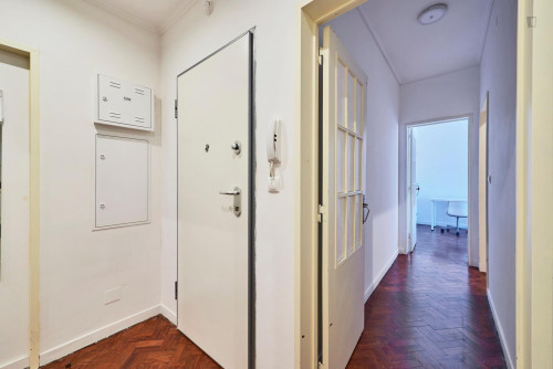 Marvellous double bedroom in Saldanha - Gallery - 15