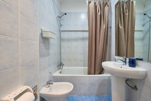 Marvellous double bedroom in Saldanha - Gallery - 7