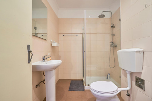 Marvellous double bedroom in Saldanha - Gallery - 9