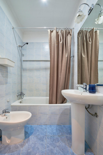 Bright double bedroom in well-linked Saldanha  - Gallery -  5