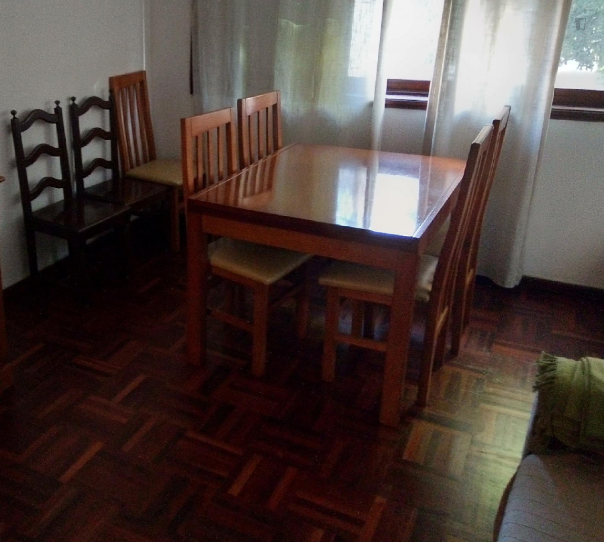 Very nice double bedroom close to Faculdade de Letras
