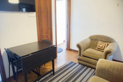 Delightful double bedroom close to Universidade Lusíada Porto - Gallery - 4